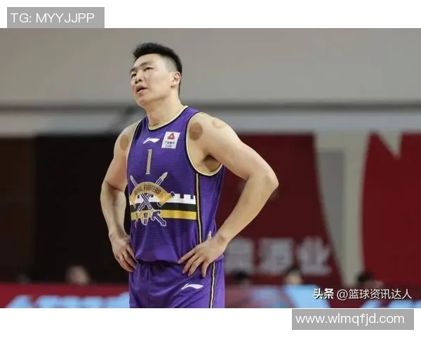 李根：从篮球场上的拼搏者到生活中的坚韧者的成长之路